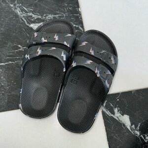 Freedom Moses kids size 24/25